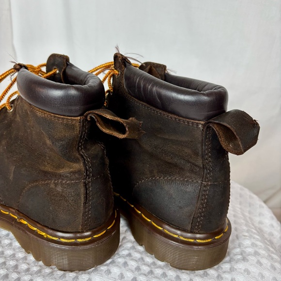 Dr. Martens size 37R/5 Leather 939 Brown Ben Boot with Light Brown Laces - Picture 4 of 13